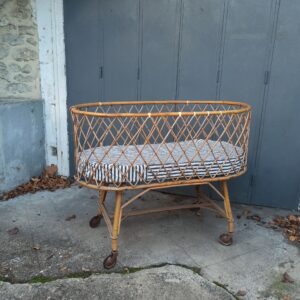 Berceau rotin vintage