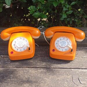Téléphone orange
