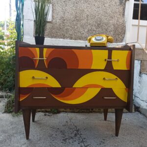 Commode vintage orange