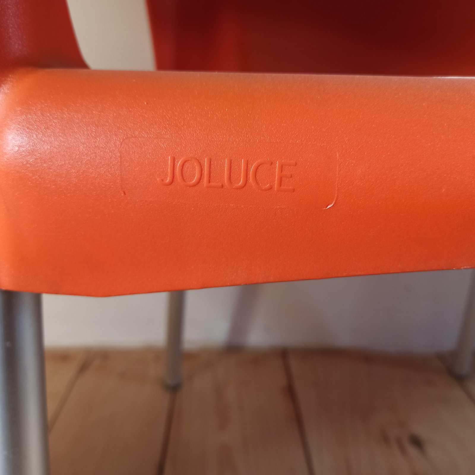 Fauteuils orange plastique – Image 5